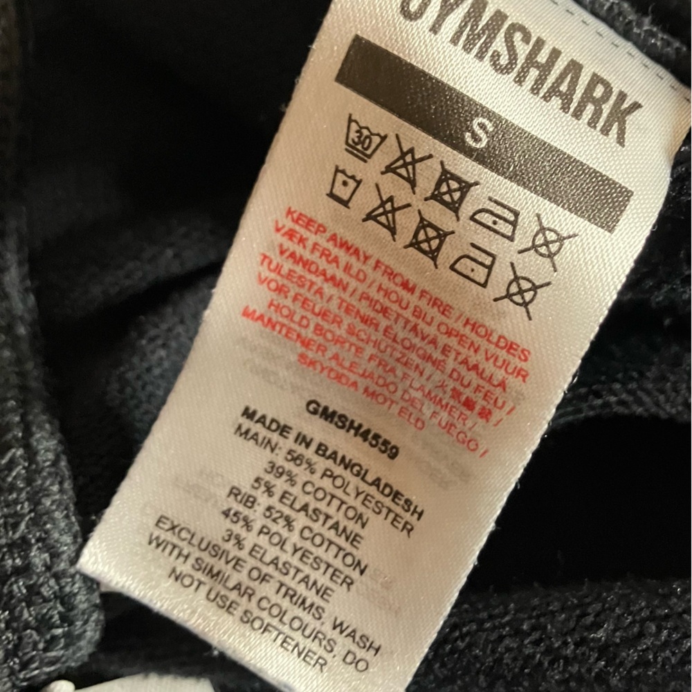 Gymshark Black sweatshirt material Athletic Shorts. Waist tie. Zipper pockets. - Picture 7 of 10